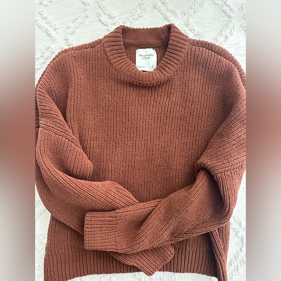 Brown sweater - Picture 2 of 3
